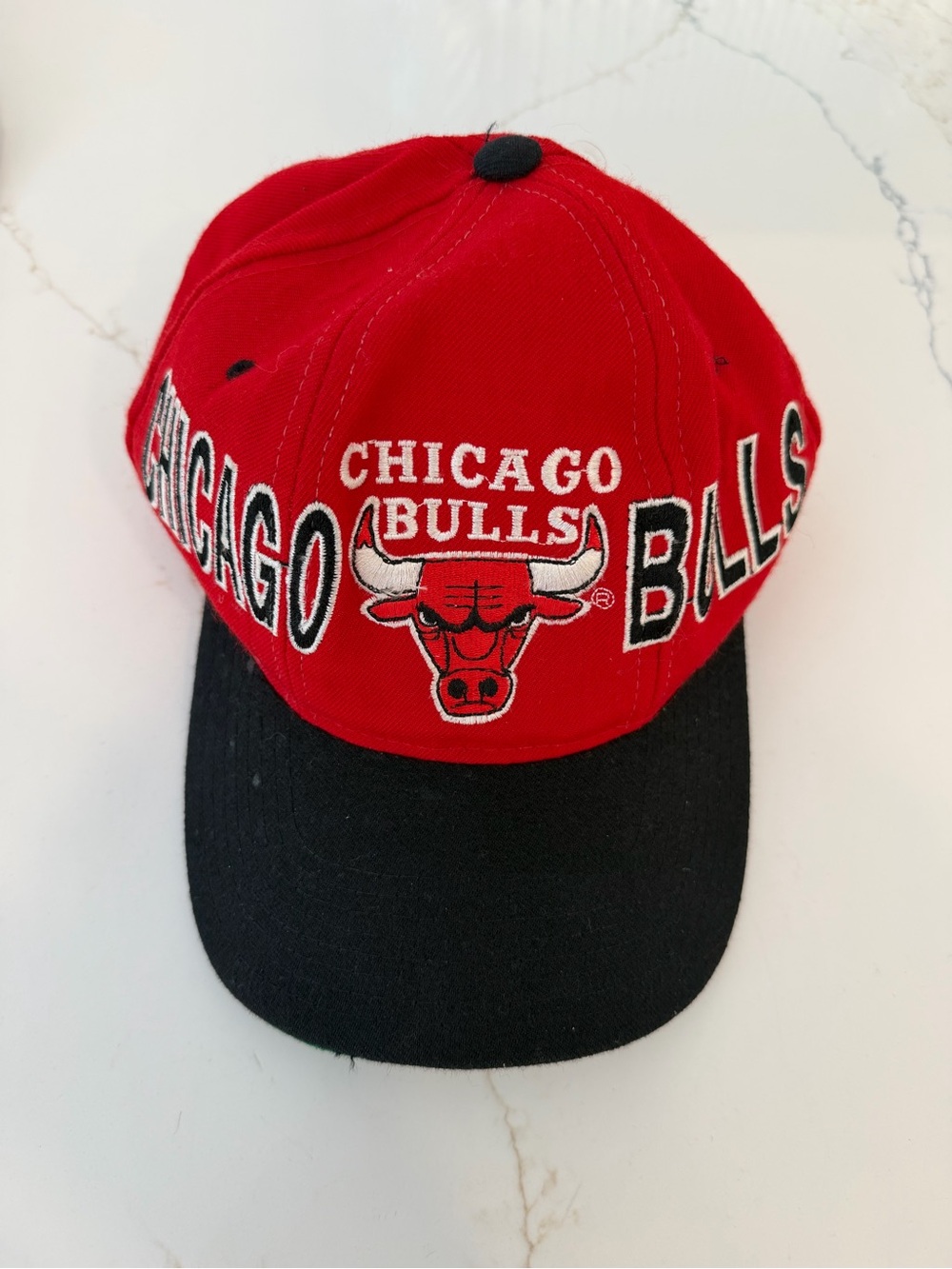 Vintage Chicago Bulls Starter Red and Black Baseball Cap -WOOL bill